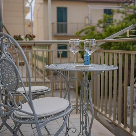 Casa Amati - Sea House Apartments San Vincenzo Buitenkant foto